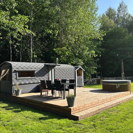 Maalaehedane Elamus Saaremaal! Holiday home Oti